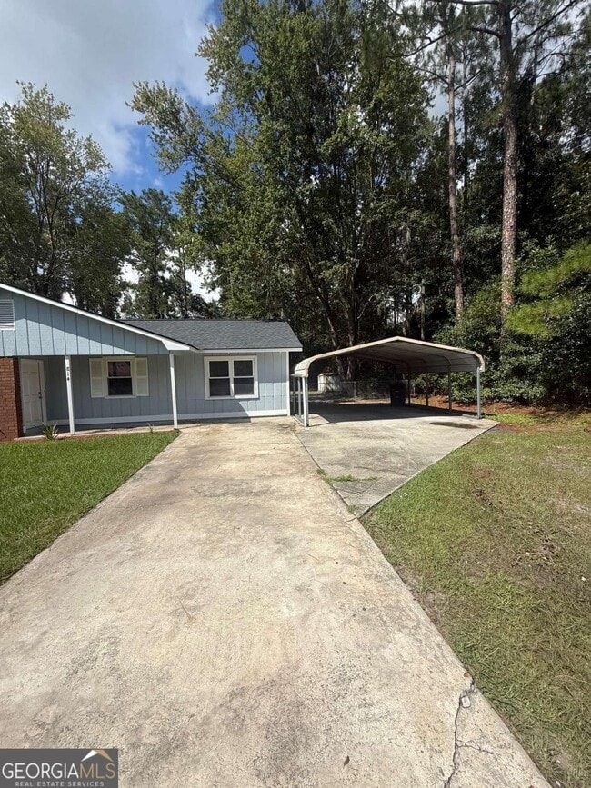 Building Photo - 814 Kelly Dr