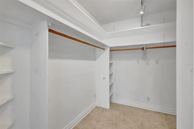 Building Photo - 217 Marina Dr