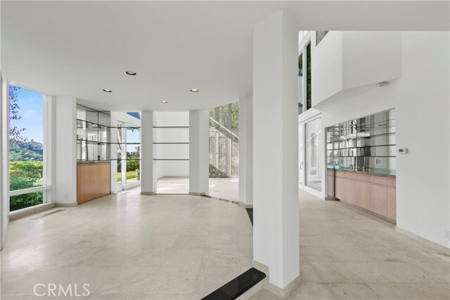 Building Photo - 2 Inverness Ln