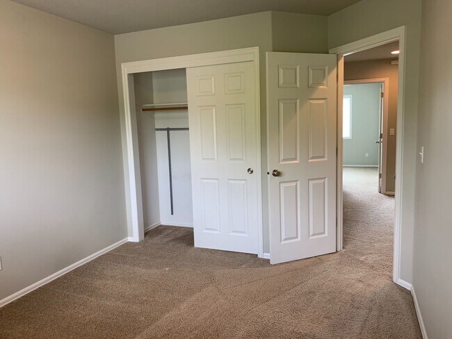 Building Photo - 4 Bedroom House ~ South Corvallis