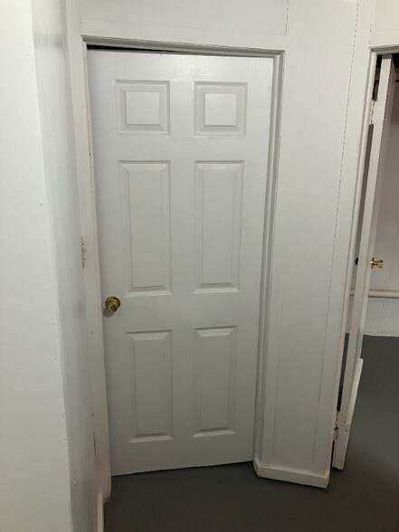 Building Photo - 811 NW B St