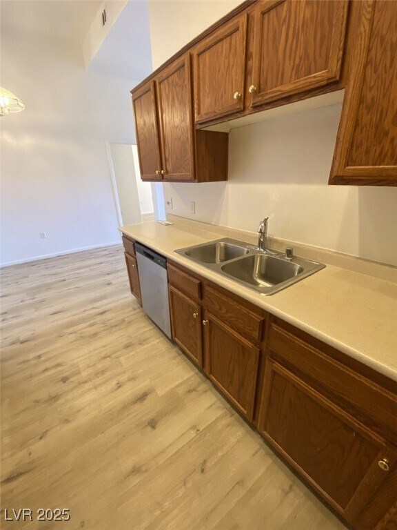 Building Photo - 2305 W Horizon Ridge Pkwy