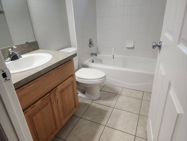 Building Photo - 7 6th Ave