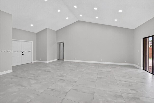 Building Photo - 9581 El Clair Ranch Rd