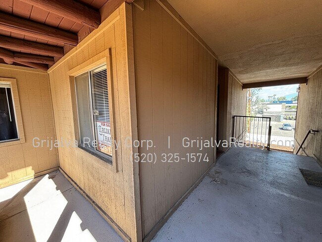 Building Photo - Beautiful 2 Bedroom, 2 Bath Condo for Rent...