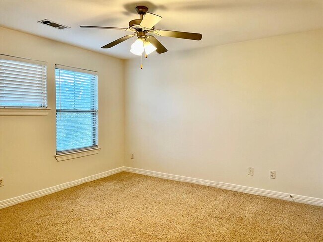 Building Photo - 9616 Hamilton Dr
