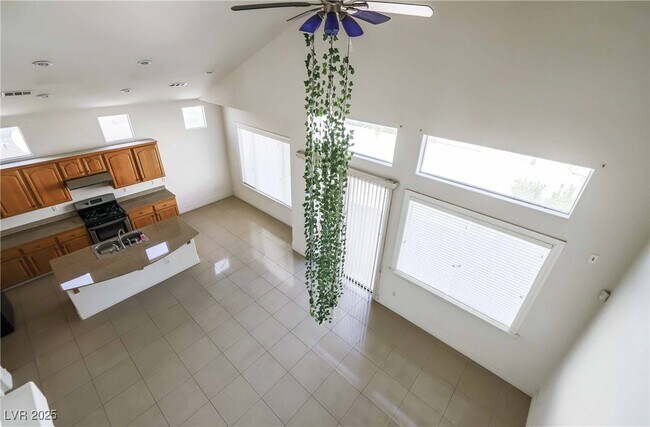 Building Photo - 212 Waterton Lakes Ave