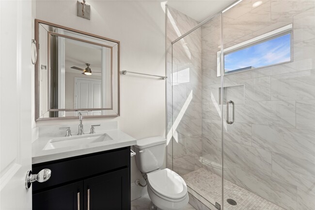 Building Photo - 1902 W 25th St