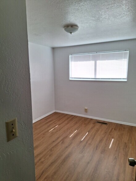 Building Photo - 1110 S Graff Cir
