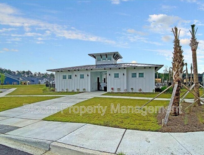 Building Photo - 247 Lucca Dr