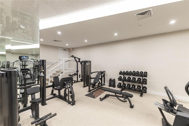 Building Photo - 3640 Yacht Club Dr
