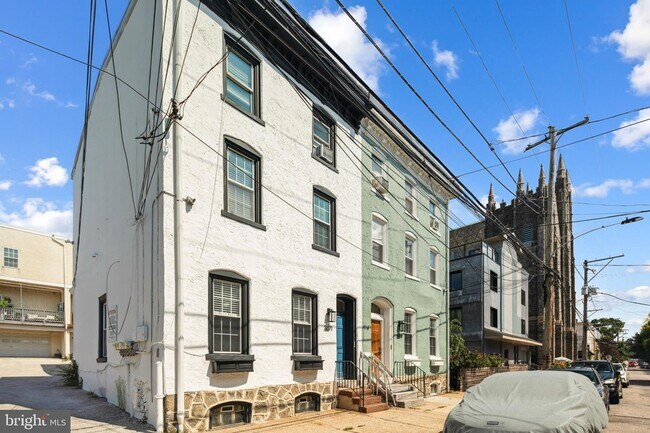 Building Photo - 3871 Terrace St