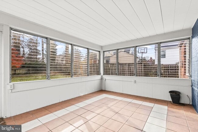 Building Photo - 4 Franklin Ave