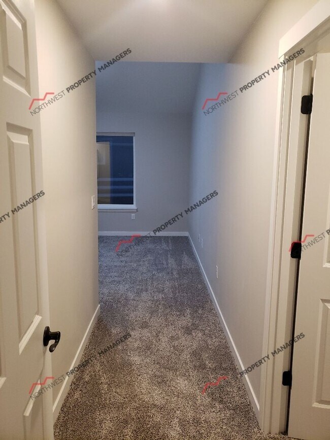 Building Photo - STATUS: AVAILABLE  | R245A | $2095 *** 1 ST FULL MONTH FREE - MOVE IN SPECIAL!!!