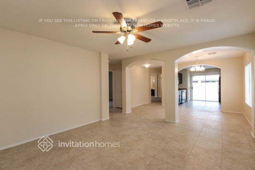 Building Photo - 13432 W Peck Dr