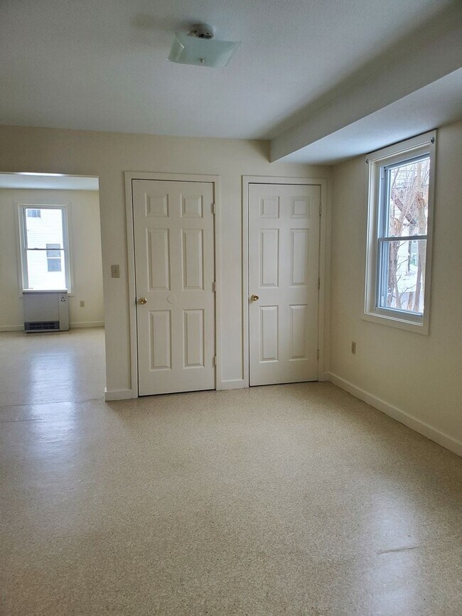 Building Photo - 64 Spring St