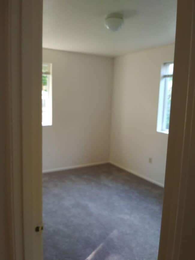 Building Photo - 3 bedroom 2 bath home close to downtown