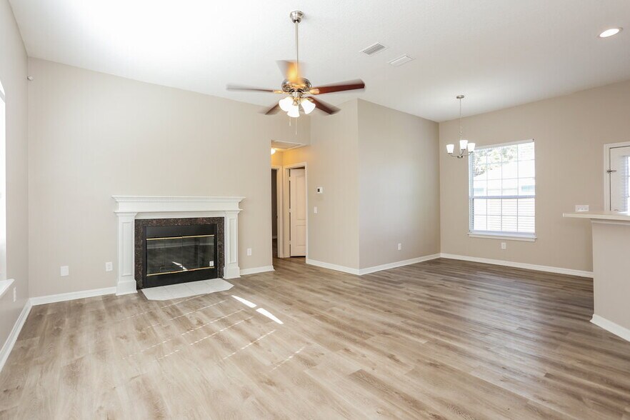 Building Photo - 213 Park Ave