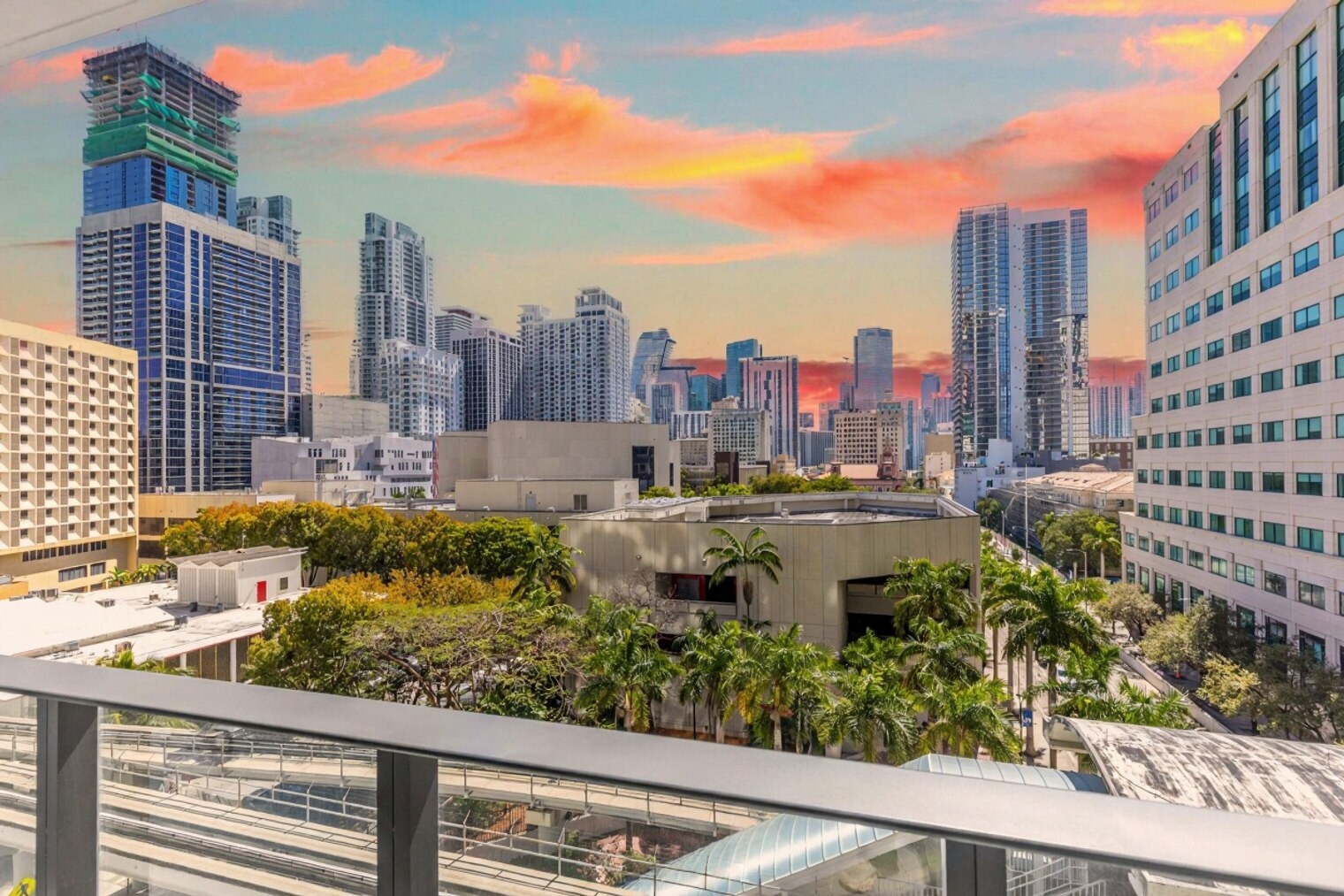 Building Photo - 501 NE 1st Ave