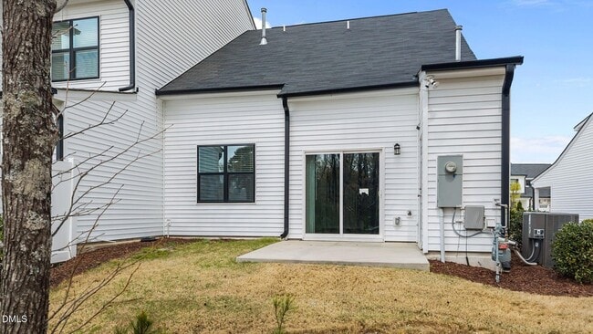 Building Photo - 745 Putney Hl Rd