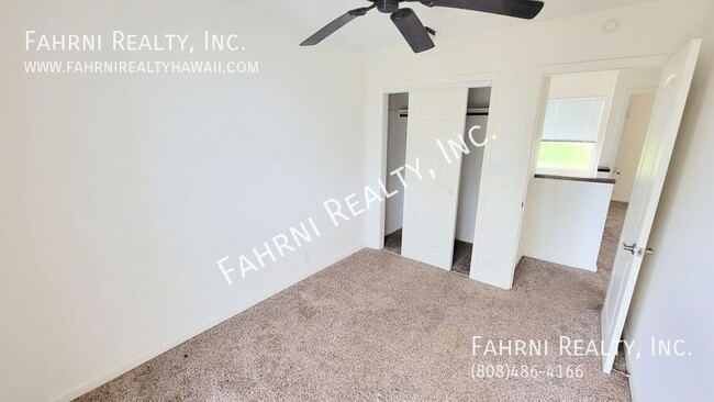 Building Photo - PALEHUA GARDENS - Upgraded 3 Bedroom Townhome