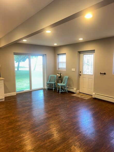 Building Photo - 56 Deer Dr