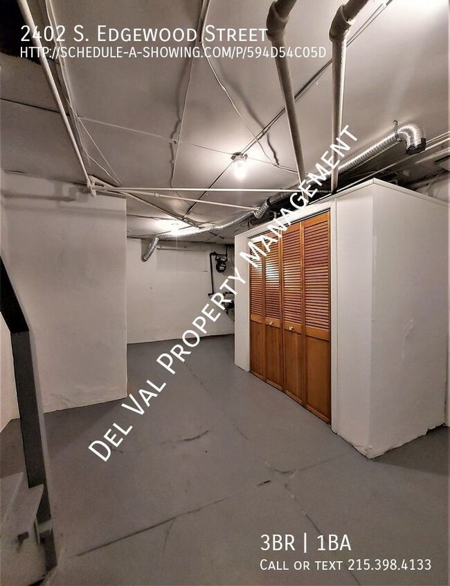 Building Photo - End-Unit, 3-BD, 1.5-BTH, Townhouse for Ren...