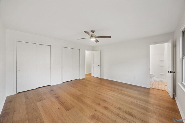 Building Photo - 8003 Brookfield Cir SE