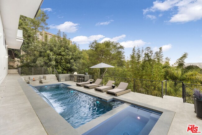 Building Photo - 7317 Caverna Dr