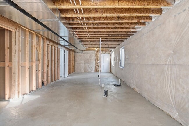 Building Photo - Like-New Rambler in The Village at Fox Meadows | Mountain Views, Pool Community & All Appliances ...