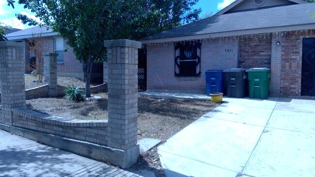 Building Photo - 9031 Port Shire Dr