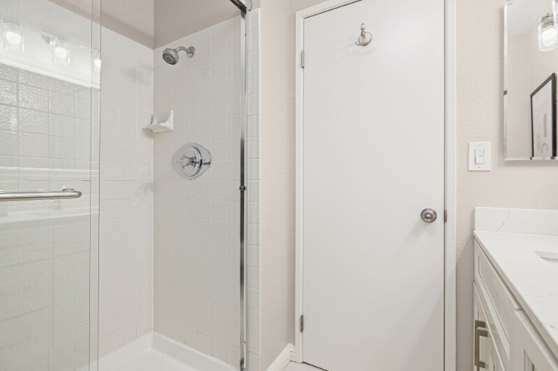 Building Photo - 135 Southwind Dr