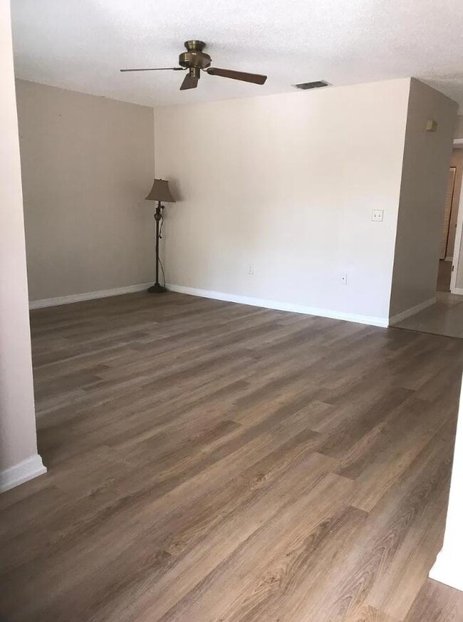 Building Photo - 9414 Nakoma Way