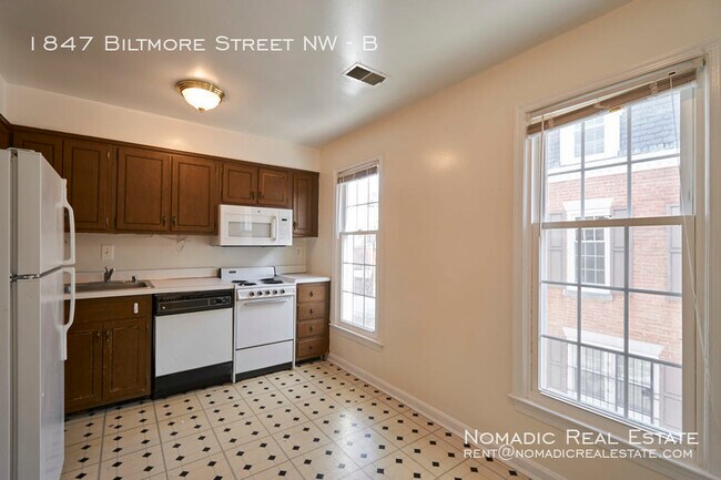 Building Photo - 1847 Biltmore St NW