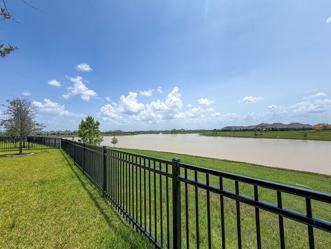 Building Photo - 3101 Emerald Ocean Dr