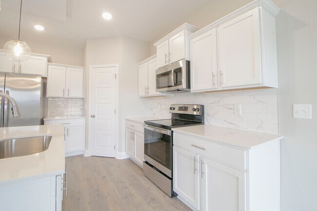 Building Photo - 477 Herman Dr