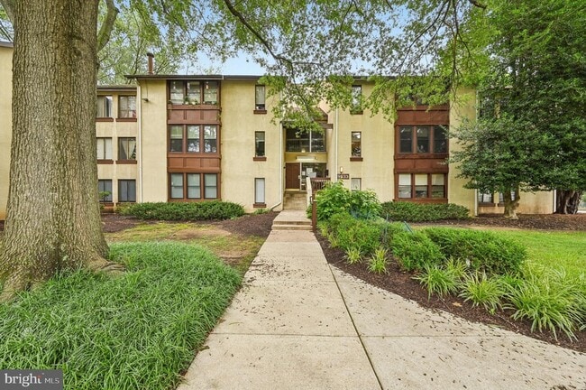 Primary Photo - 9633 White Acre Rd