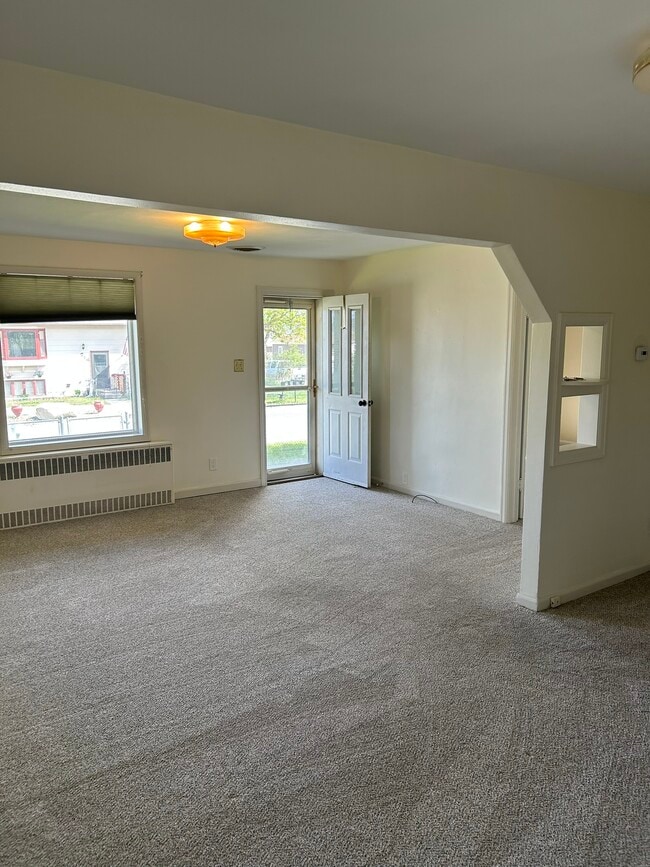 Building Photo - 713 Poplar St