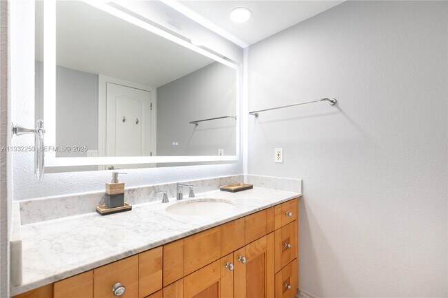 Building Photo - 2401 S Ocean Dr