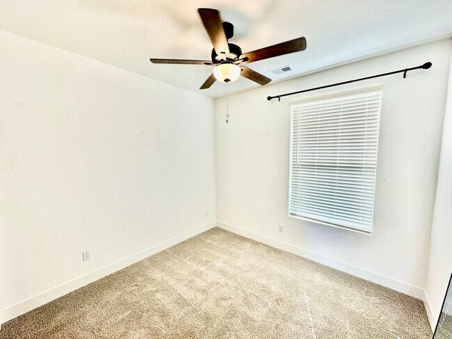 Building Photo - Newly Built Clovis 3/2