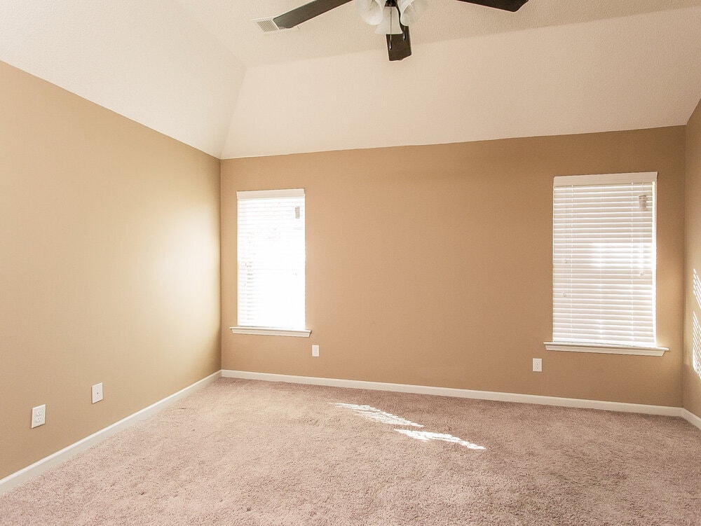 Building Photo - 7281 Green Ash Dr