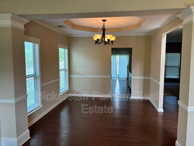 Building Photo - 5982 Ivy Ridge Dr