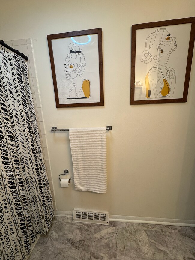 Building Photo - 7370 Utica St