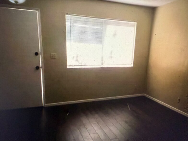 Building Photo - 1360 Orange Ave