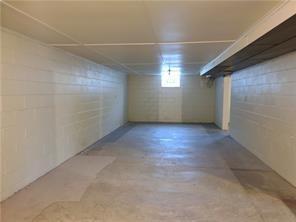 Building Photo - 196 Valley Rd