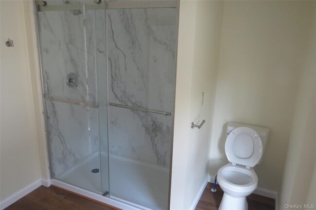 Building Photo - 723 Beekman Rd