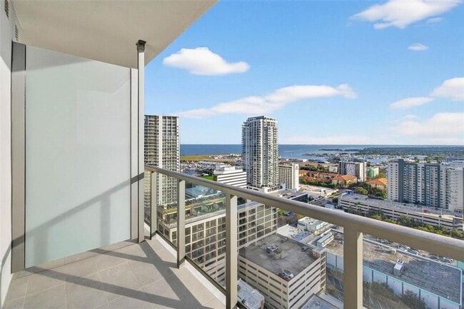 Building Photo - 275 1st Ave S