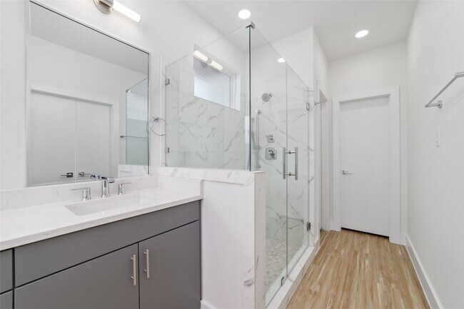 Building Photo - 2109 Holman St