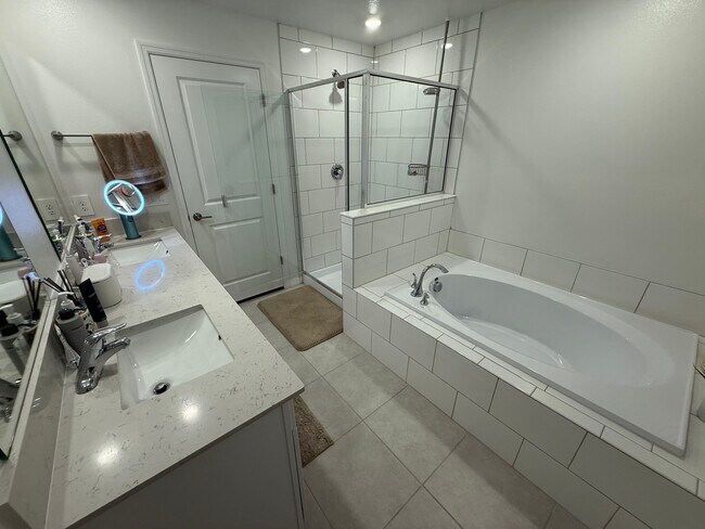 Building Photo - 9276 Bonita Mar Dr