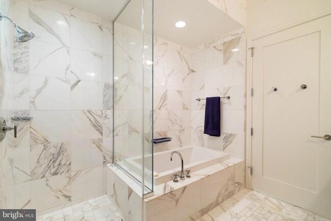 Building Photo - 1414 S Penn Square